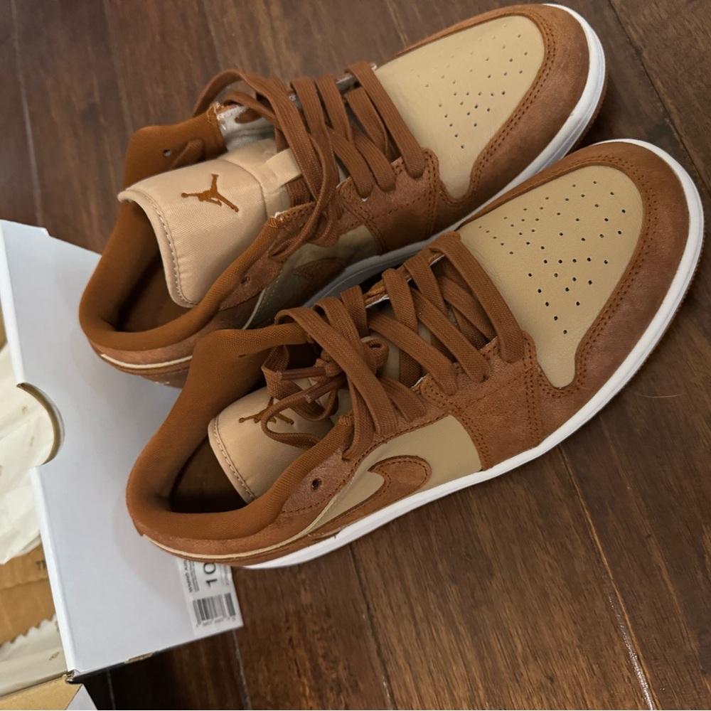 Woman’s Air Jordan 1 Lo Legend Brown size 10.5 BRAND NEW